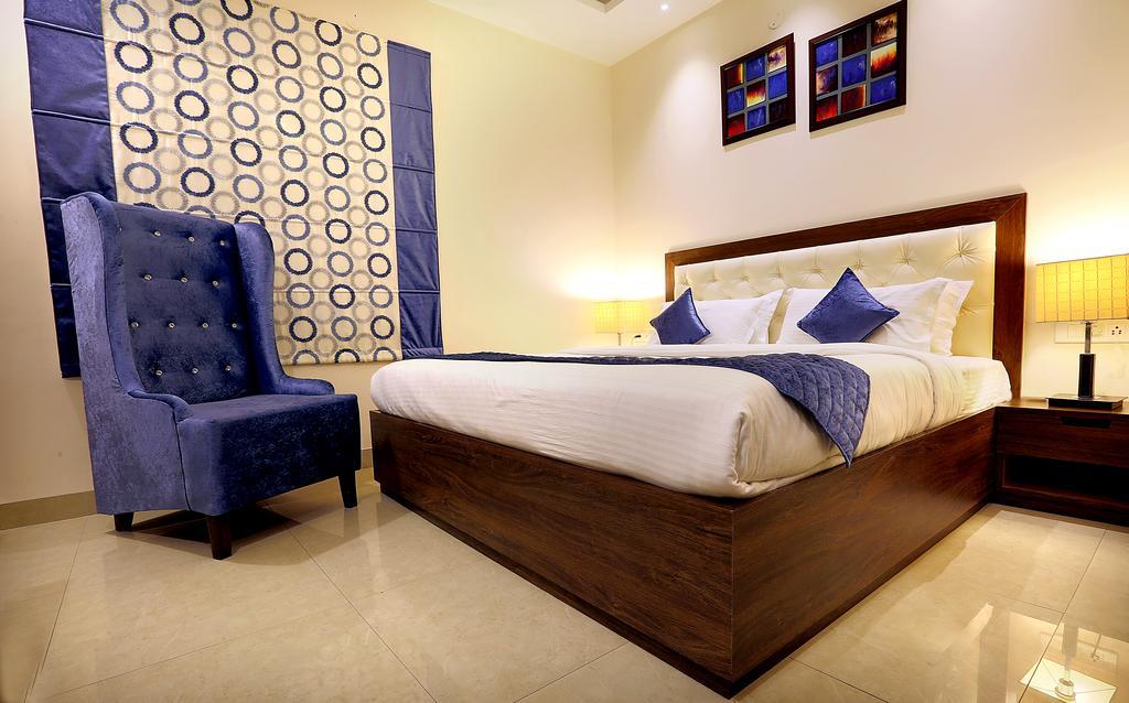לודהיאנה Hotel Rk Grande חדר תמונה